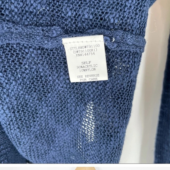 Davi and Dani Open Weave Star Sweater Size Large - Picture 4 of 4